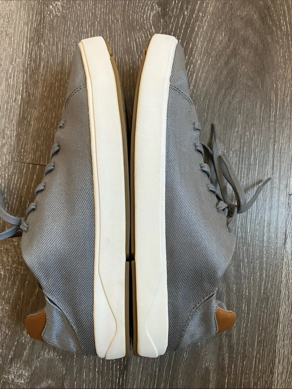 OluKai Lae'ahi Li    Gray Lace-Up Sneakers with Tan Accent